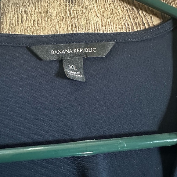 Navy blue banana republic shell - Picture 2 of 3